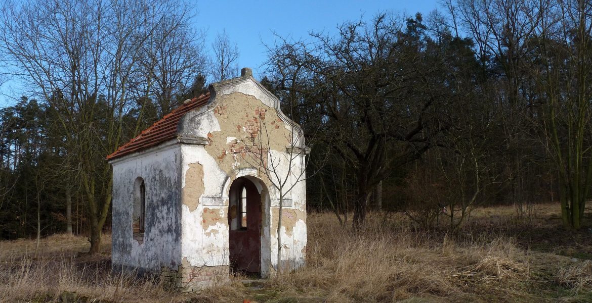 2560px-Branišov,_kaple_u_samoty_U_Lesa_01